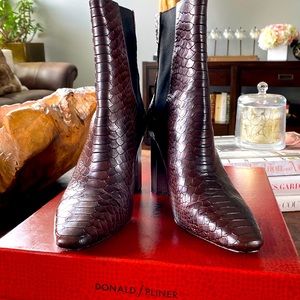 Excellent Condition Donald Pliner Laila-ZP brown vintage python boot size 8.5